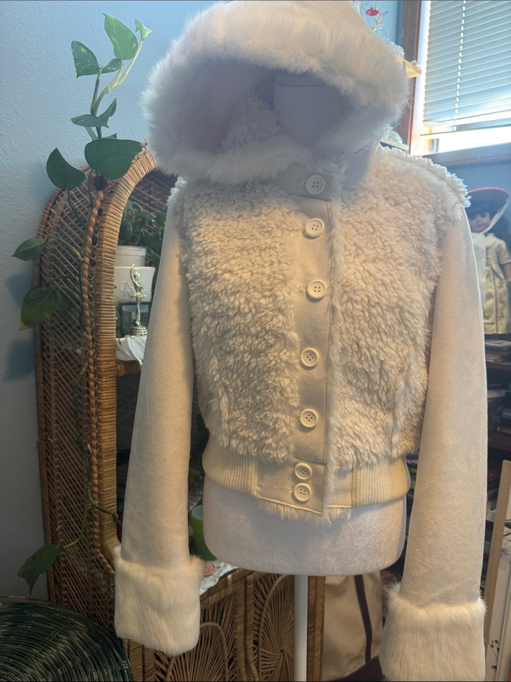 NWT bebe Spillout Sherpa Crop Jacket White Large Genuine Rabbit Fur Trim Hooded